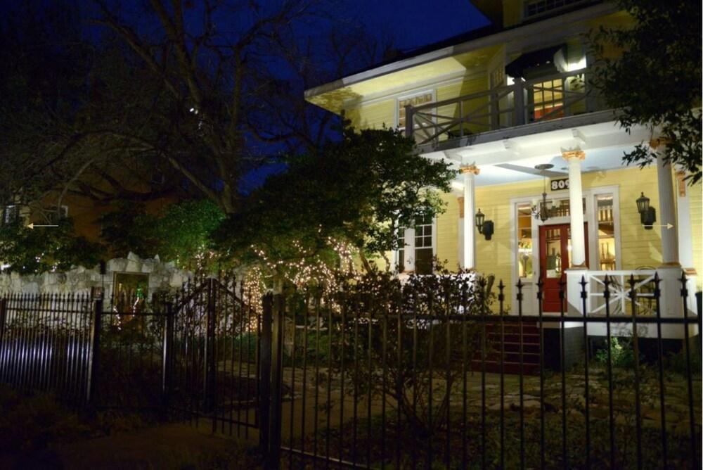 Austin'S Inn At Pearl Street Экстерьер фото
